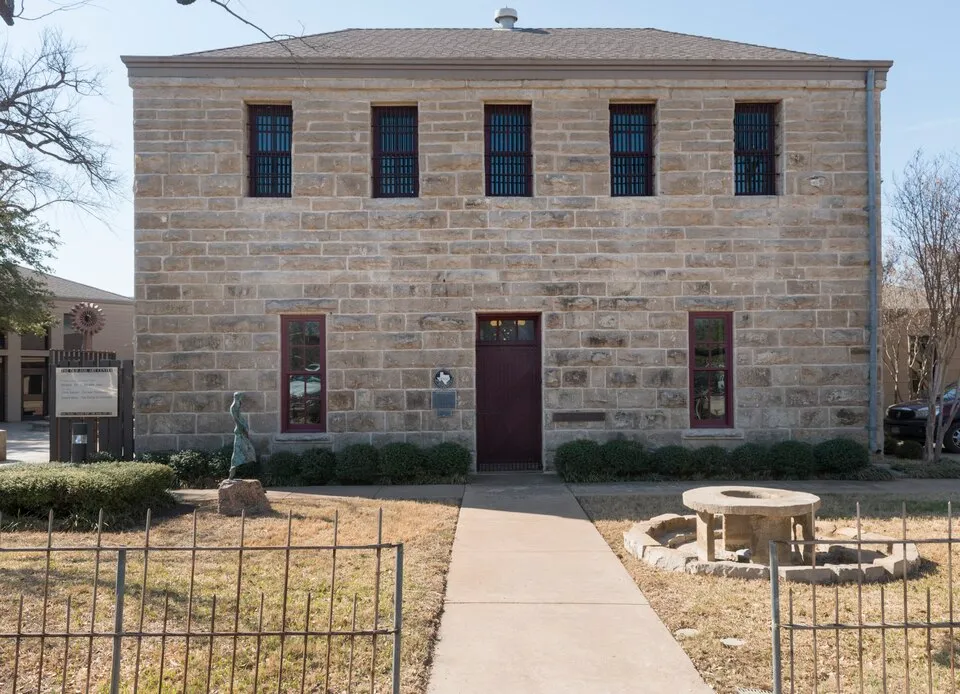 Old Jail Art Center