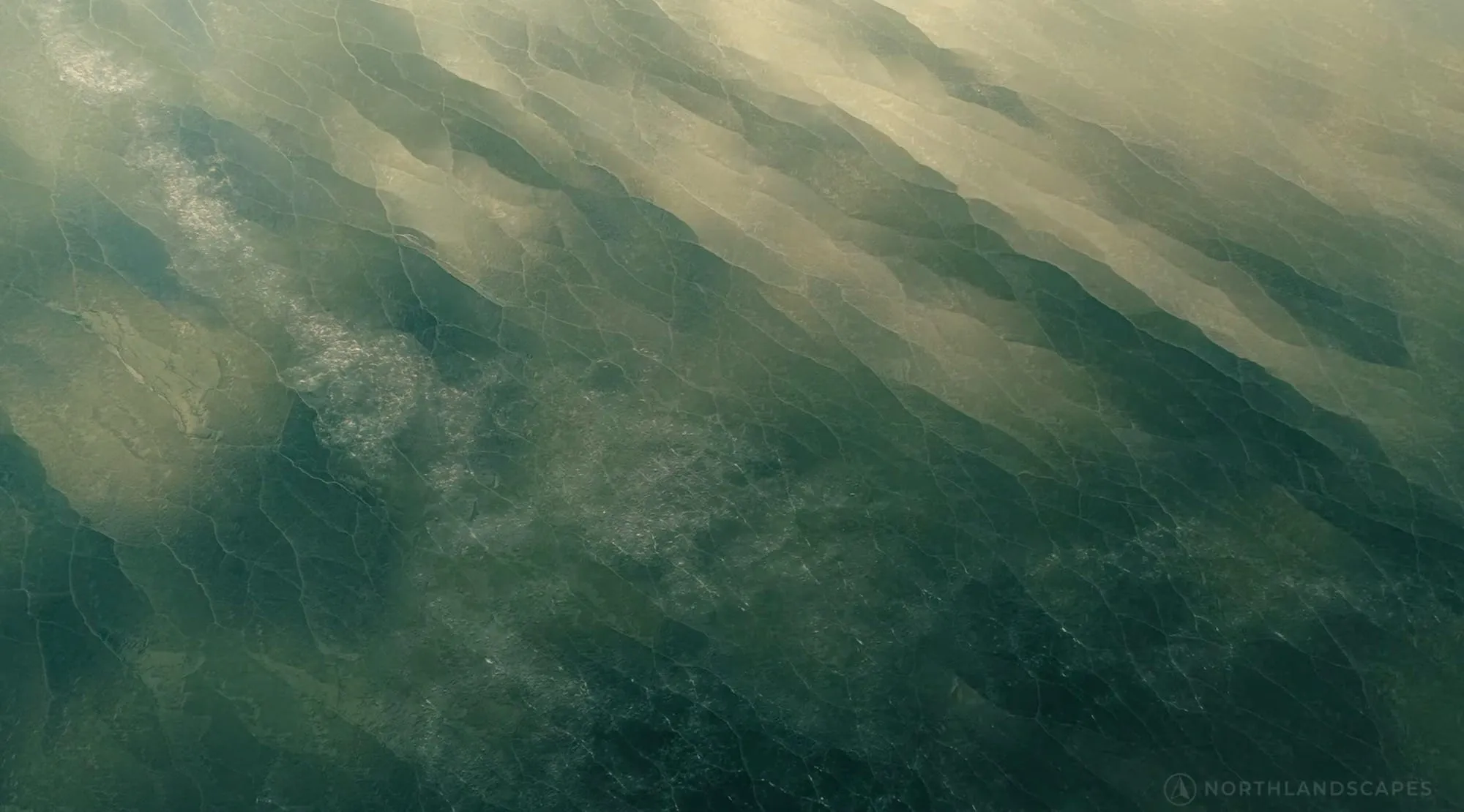 Frozen Polygon Waves