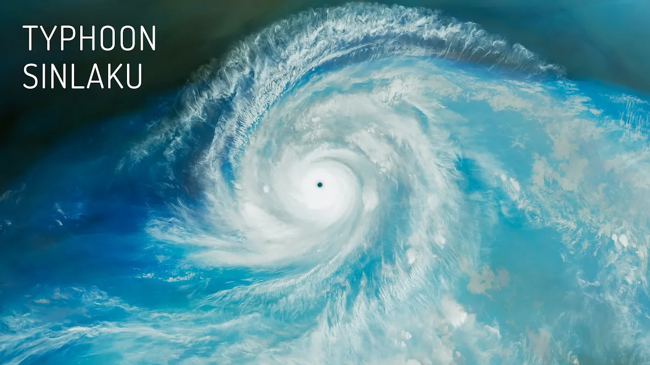 Mesmerizing 4K Video of Cat-5 Typhoon Sinlaku