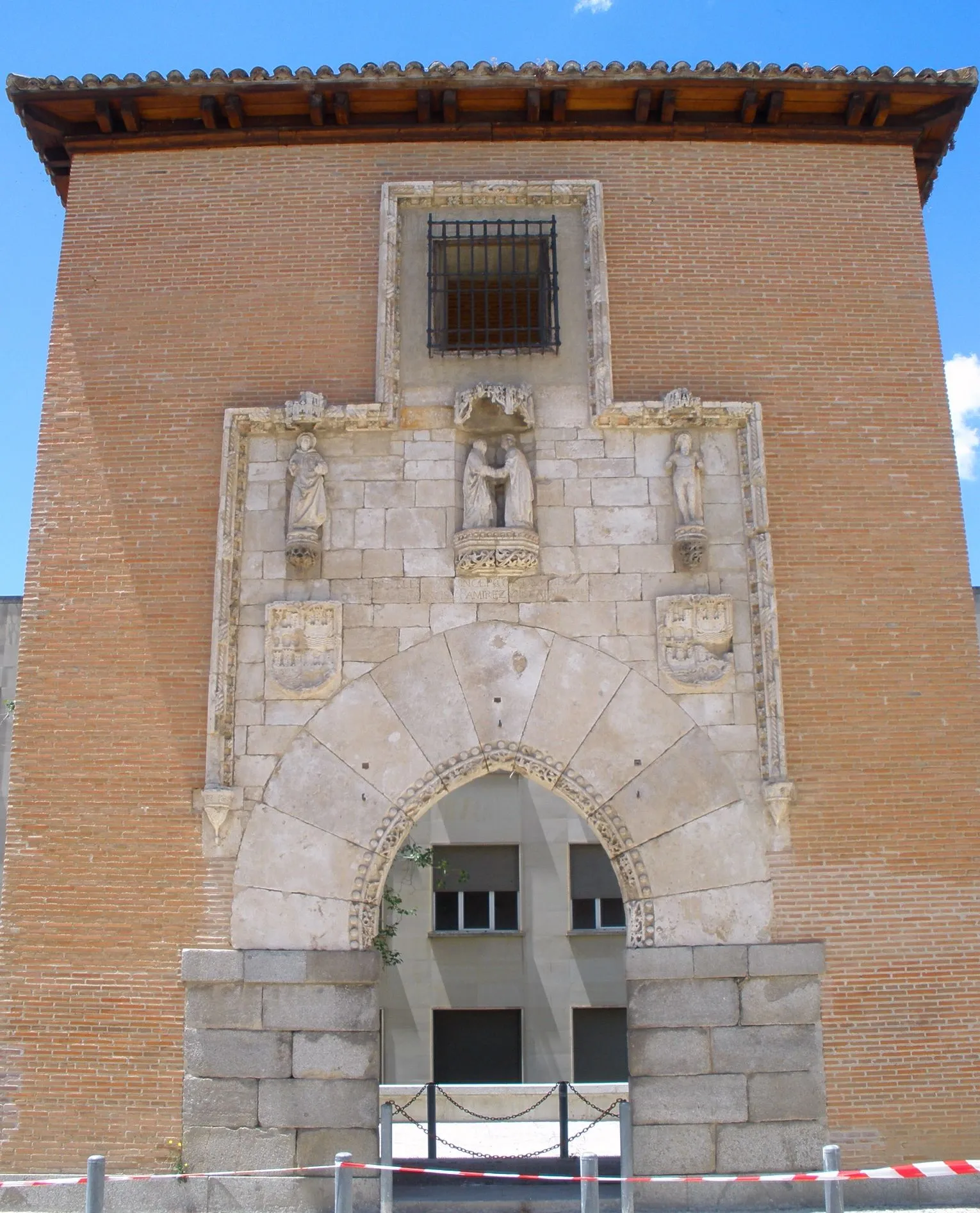 Puerta del Hospital de la Latina