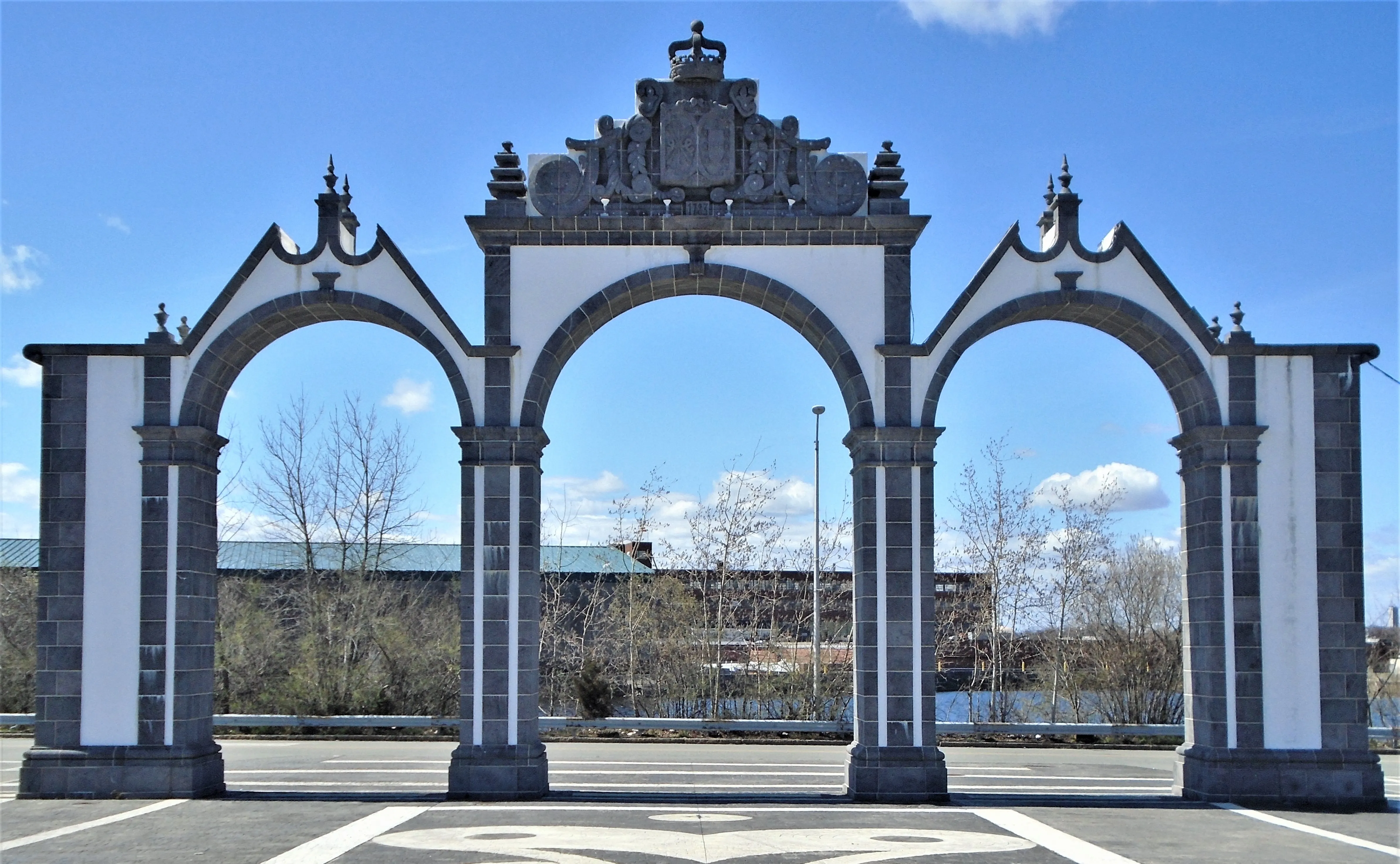 Gates of the City (Portas da Cidade)