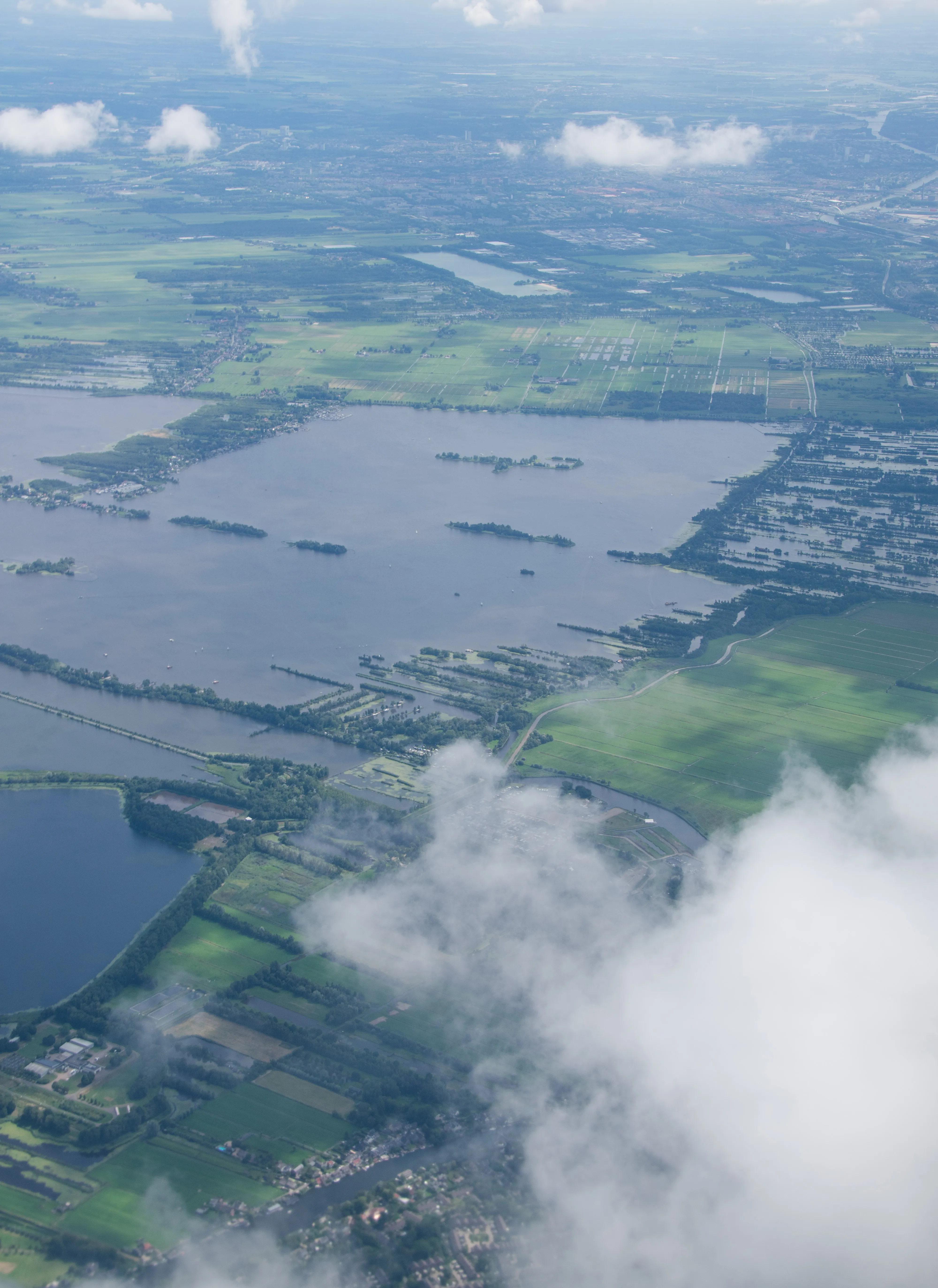 The Loosdrecht Lakes ribbon islands