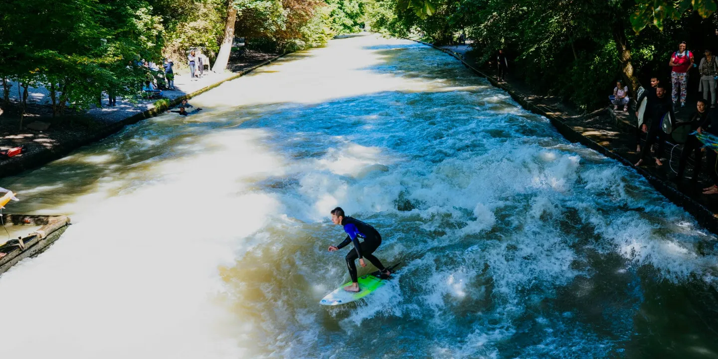 Eisbach Wave, Munich