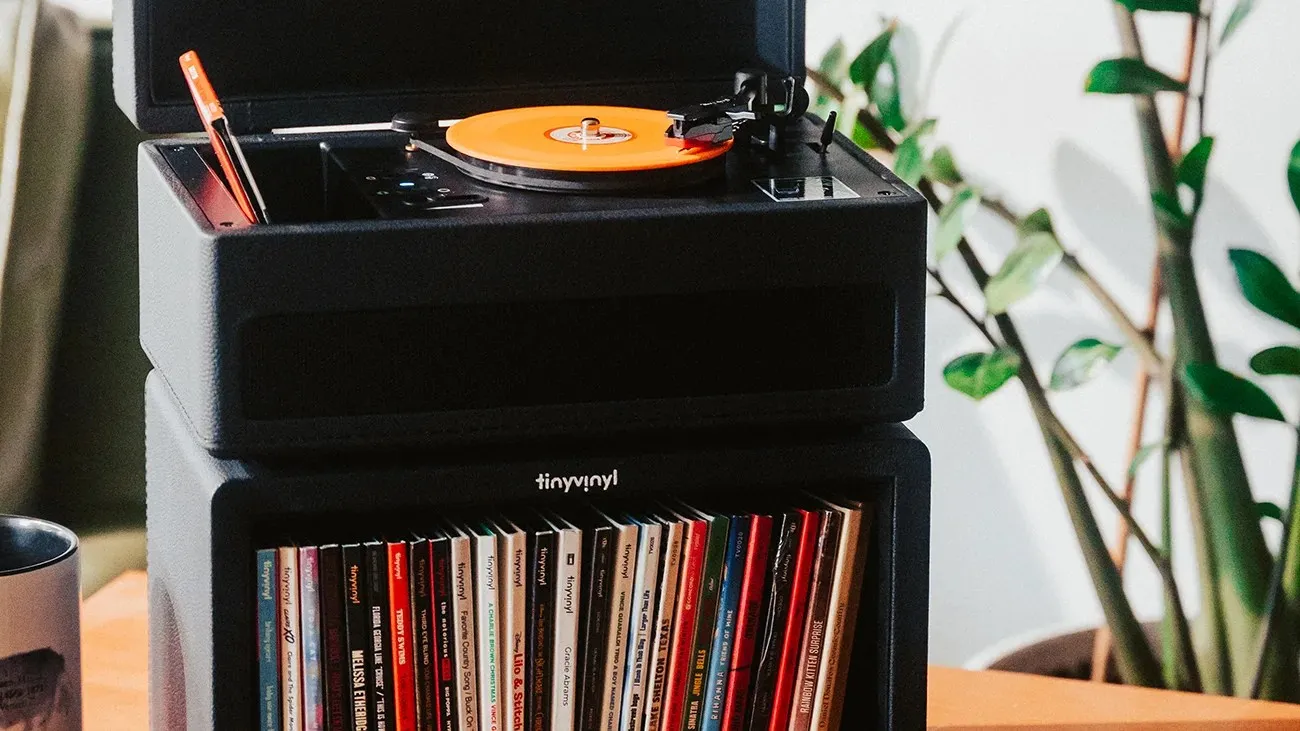 Tiny Vinyl Player