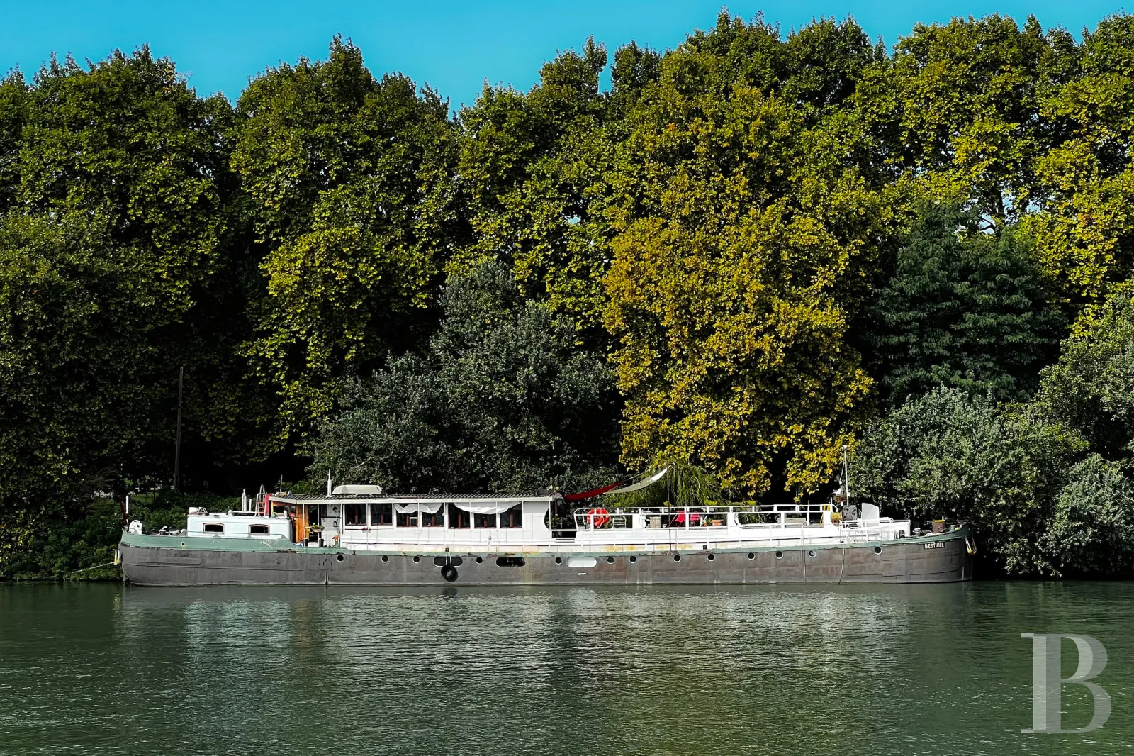 Bestiole, a 1952 Freycinet Barge